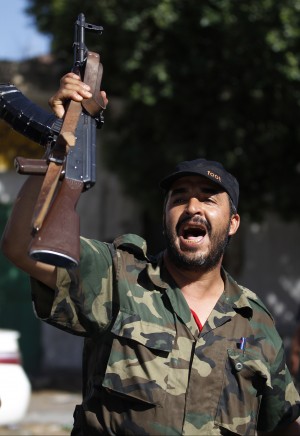 Gheddafi: "la fine dei topi ribelli è vicina!"