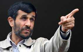 Ahmadinejad punta il dito contro l'Inghilterra