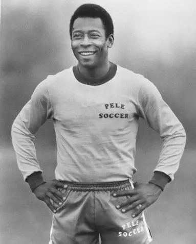 Pelè giocherà nel Santos al Mondiale per club