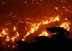 Ancora incendi in Grecia, continua a bruciare Corfù