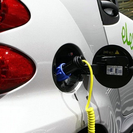 Auto elettriche: presto 1000 stazioni in Italia