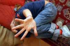 Taranto: tre 15 enni stuprano bambina di 5 anni