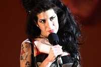 Morta Amy Winehouse il web impazzisce