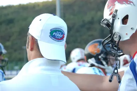 Four Helmets - Vincono Italia e USA