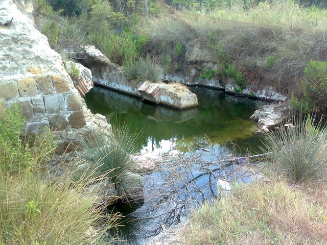 Due cadaveri alle terme: in corso analisi sulla sorgente