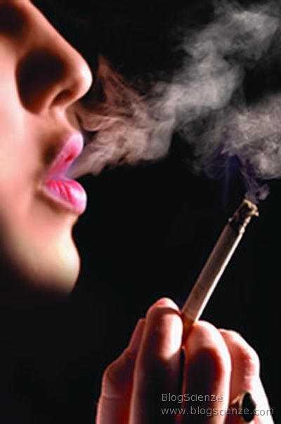 Scoperti nuovi danni del fumo passivo: a risentirne è l'udito