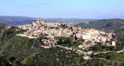 Guido Rhodio  e cittadinanza di  Squillace a Mons. Vincenzo Bertolone