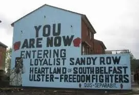 Scontri e violenze: l'Irlanda del Nord torna a tremare