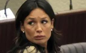 Minetti si difende: "Ruby bugiarda, non ci siamo baciate!"