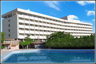 Kamikaze in albergo, 18 morti a Kabul