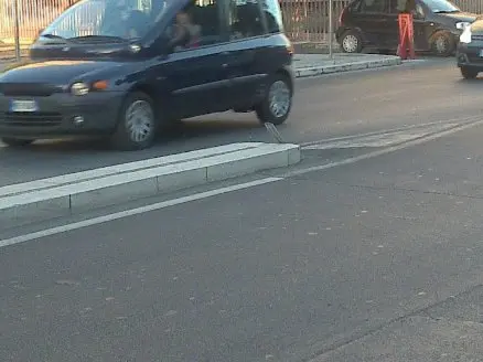 Spartitraffico in via Calasso e in viale De Pietro a Lecce. Sono a norma?