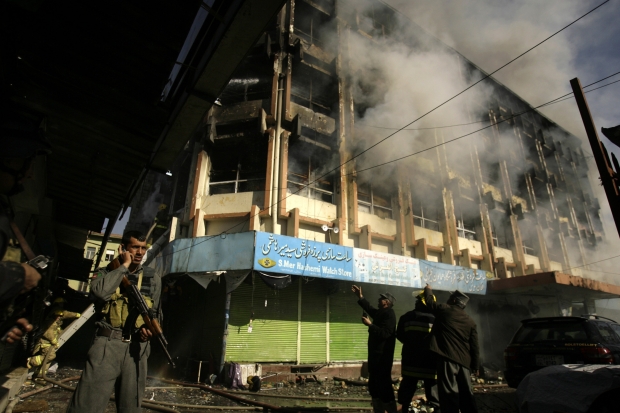 Afghanistan: kamikaze contro commissariato, 9 vittime