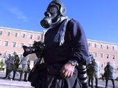 Atene, scioperi e scontri: manifestanti contro il programma di austerità del governo