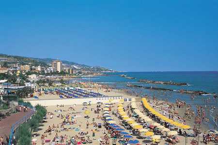 "In Riviera a causa dei residenti fittizi ai Referendum abbiamo problemi di quorum": denuncia l'Idv