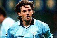 Blitz calcio scommesse: 16 arresti, c'è anche Beppe Signori