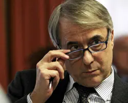 Pisapia è il nuovo sindaco di Milano, a Napoli trionfa De Magistris