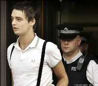 Pete Doherty condannato a 6 mesi di carcere per possesso di cocaina