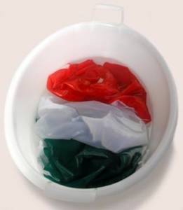 Una collettiva a Pechino lava i "panni sporchi" dell'Italia