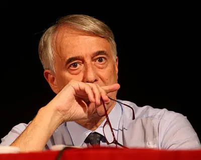 Elezioni:Fassino in testa per Torino, Pisapia e Moratti al ballottaggio