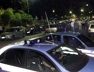 Folle violenza in Piazza Bengasi, pugnalato un marocchino