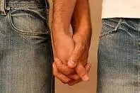 Brasile: parità di diritti per coppie gay