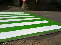 Ministero delle infrastrutture e dei trasposti: al bando le strisce pedonali colorate