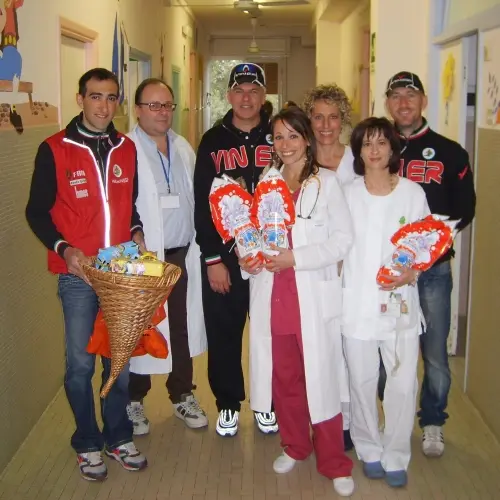 Ciclismo e solidarietà: il TeamVVF in visita all'Ospedale