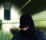 Rapinano supermercato, arma contro ragazzina