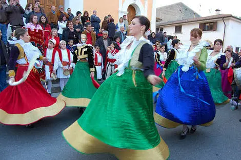 Breve storia degli albanesi in Italia di Mario Martino