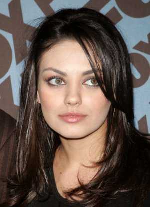 Mila Kunis: da femme fatale a strega