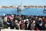 Maroni, sì delle regioni all'accoglienza dei profughi. Situazione sempre più precaria a Lampedusa