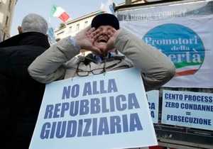 Processo Mills: Berlusconi non c'è, supporters in aula
