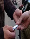 Napoli, in manette cinque spacciatori. Familiari assaltano la caserma