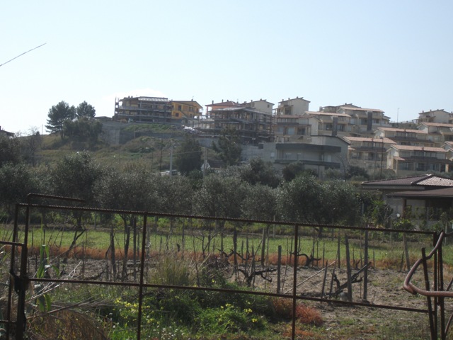 Reato di abusivismo edilizio, sequestrati due fabbricati e tre deferimenti alla A.G.