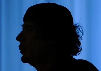 Bombe sulla folla. Gheddafi: sono a Tripoli
