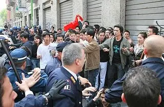 Scontri tra gang di latinos a Milano, sei arresti per omicidio