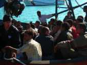 Clandestini: Lampedusa arrivati in quattromila, il Cdm ha decretato lo stato d'emergenza umanitaria
