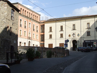 Un monumento per Piazza Parrasio