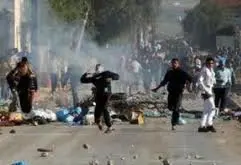 Dalla Tunisia all' Egitto:l'ondata di proteste non si ferma