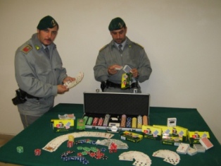 Scoperta bisca clandestina a Spongano