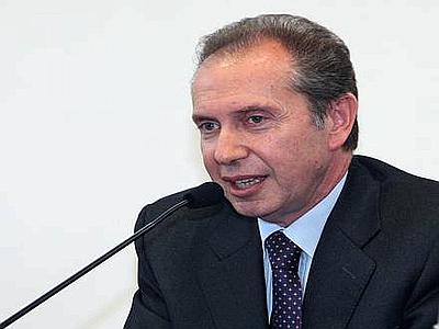 FIDUCIA | Moffa lascia Fli, Bocchino non perdona