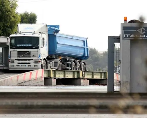 Cittadini ancora in piazza per ottenere la chiusura delle discariche joniche: "basta coi veleni"