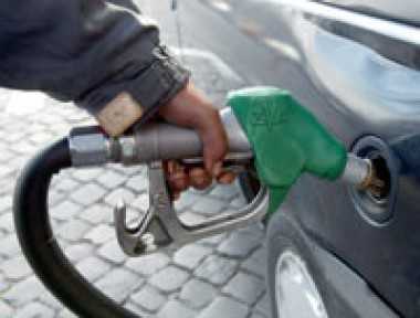 Bari: Ladri rubano incasso da un distributore di benzina