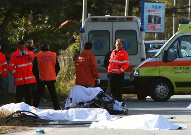 Lamezia Terme: auto travolge ciclisti. Sette morti, tre feriti gravi