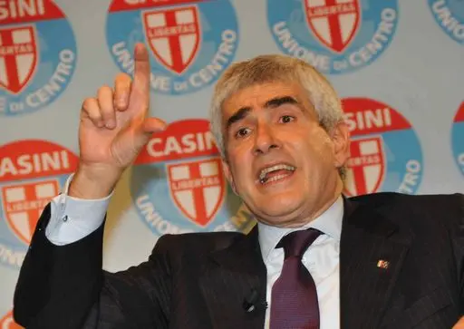 Governo: Casini non chiude le porte al Berlusconi-bis