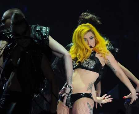Le star muoiono sul Web: da Lady Gaga a Justin Timberlake tutte contro l'Aids