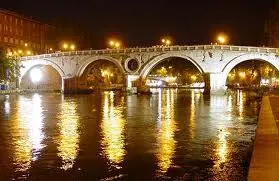Roma: se il Tevere passa nel foro di ponte Sisto il pericolo è massimo