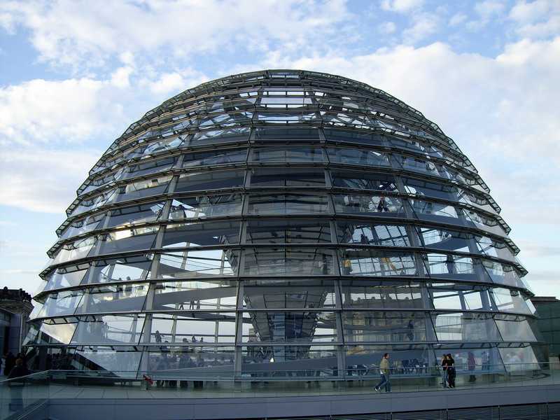 Terrorismo: chiusa a Berlino cupola del Reichstag, evacuata una scuola