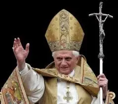 Il Papa: in alcuni casi l'uso del preservativo è responsabile