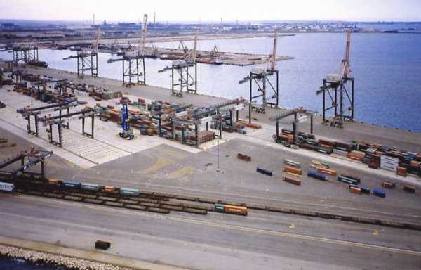 Traguardo ionico: si del Cipe alla piastra logistica porto di Taranto
